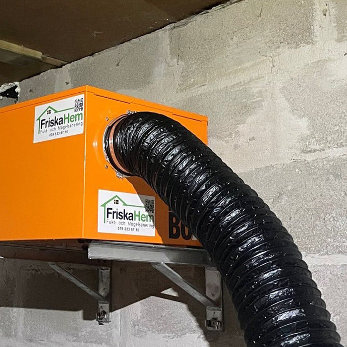 Drybox X4 avfuktare i en krypgrund.